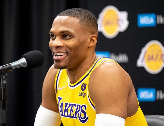 开云平台-包含欧联窗口期走向成谜,犹他爵士回应争议,悬念犹存,轮换策略成焦点的词条