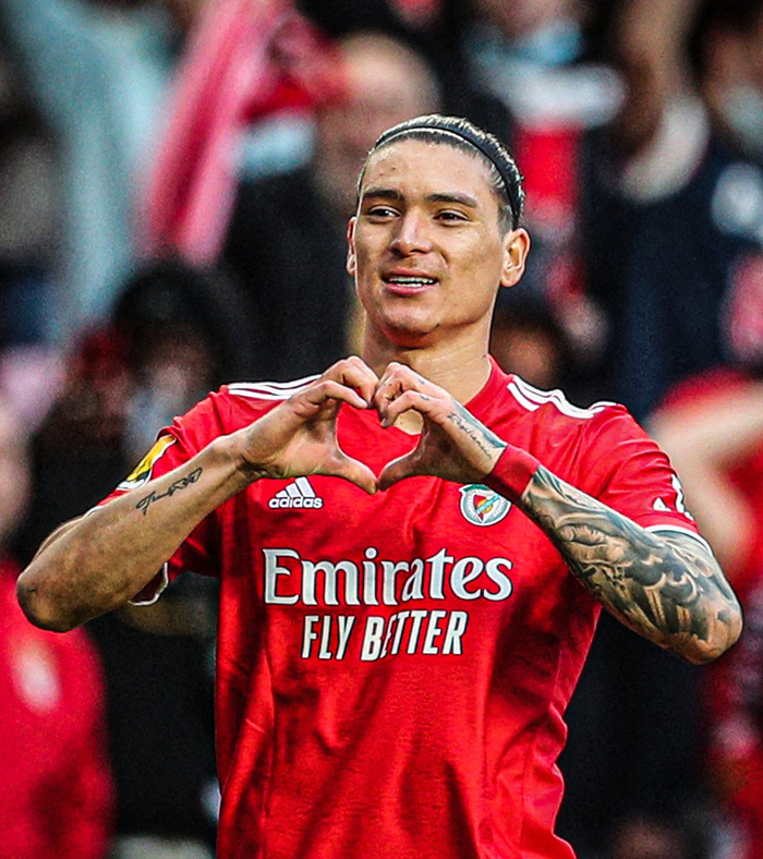 体育直播-费耶诺德训练开放日;今晨官宣签约引欢呼;葡超在即;年轻球员得到机会(世界人权宣言原文)