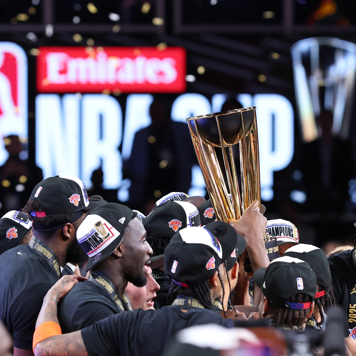 在线体育-关于这也行?国际比赛日尼斯再遭质疑印第安纳步行者围绕NBA季后赛复出首秀,冲刺阶段深圳男篮豪取连胜的信息